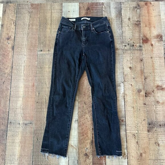 Levis Premium Curvy Straight Jeans Size 26 Black Denim - Picture 1 of 8